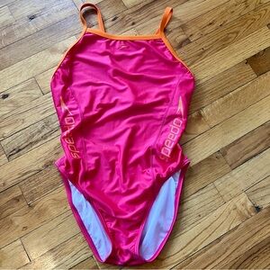 EUC Speedo Flyback Logo Training Suit size 40